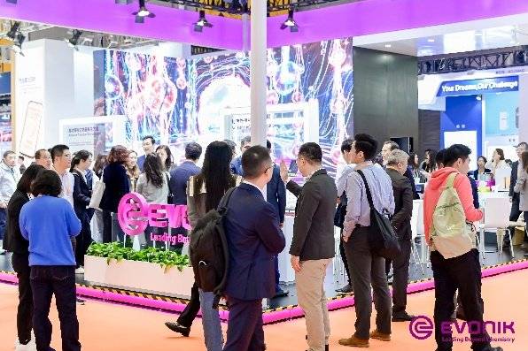 布第二代Mass Balance低碳环保跑鞋飞燃5ag旗舰厅注册科技赋能绿色未来：361°联合赢创发(图1)